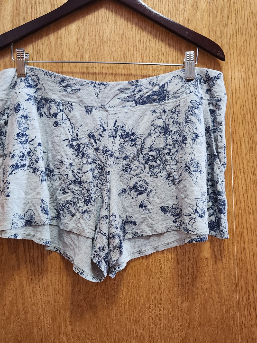 Soma Light Gray Lounge Top with Subtle Navy Detail